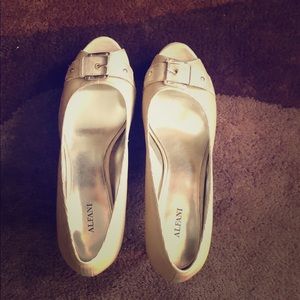 Alfani pumps